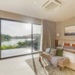 Second principal suite with direct access to the pool terrace
