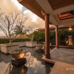 BE-S-KM-002_web15_Upper_Level_Master_Bedroom_Courtyard