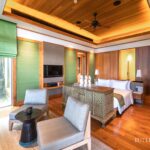 BE-S-KM-002_web21_Main_Level_Guest_Bedroom_1